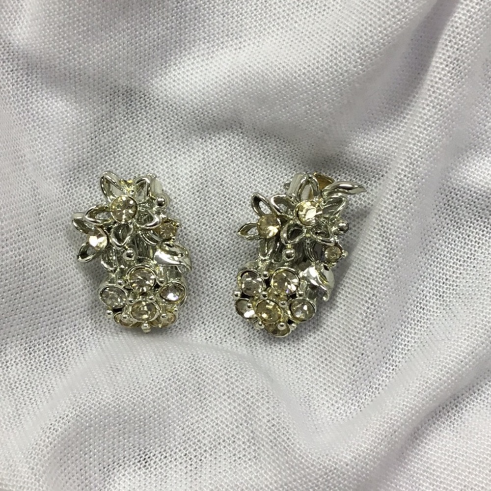 Vintage Silver tone clipon earrings crystal stones